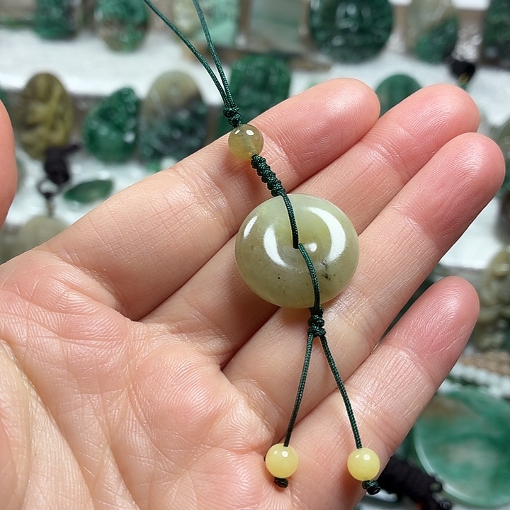 独山玉未镶嵌吊坠