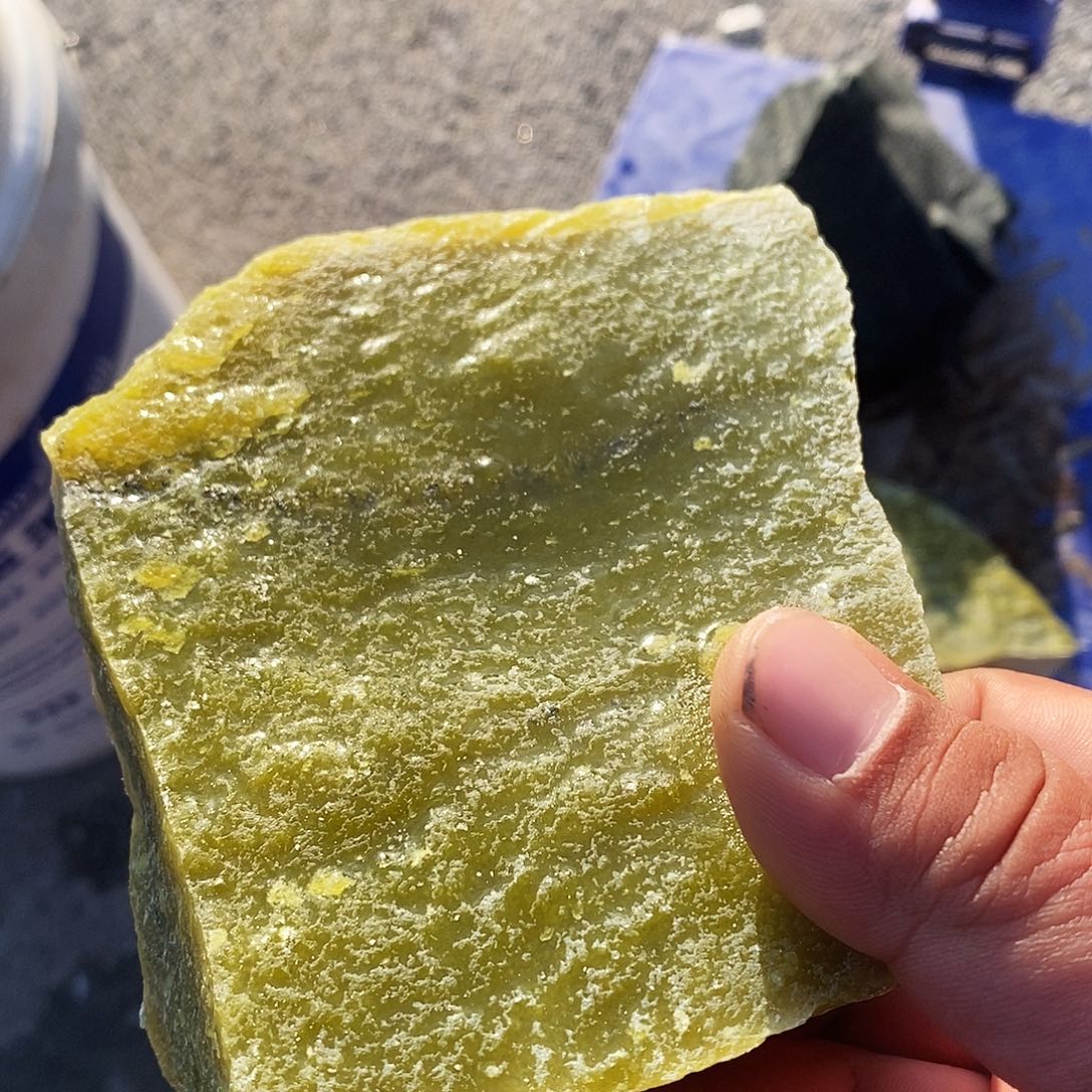 岫玉未镶嵌岫玉原石奇石摆件