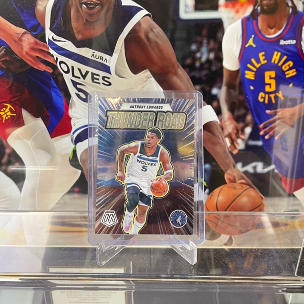 NBA球星卡正版收藏随机折射/签字/球衣物料