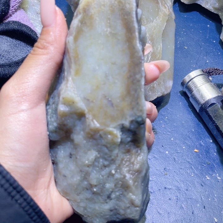 和田玉未镶嵌珠宝半成品