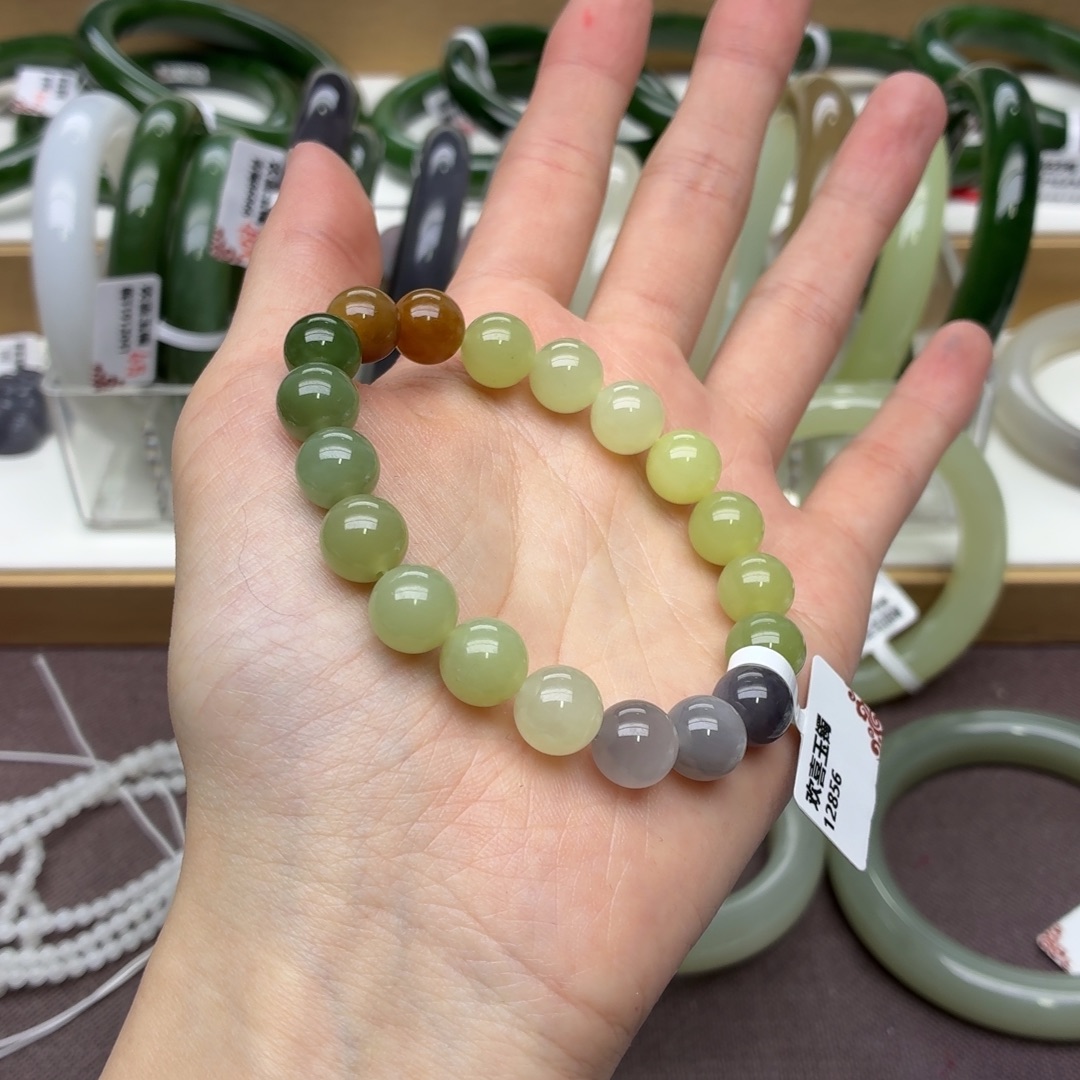 桃***酱和田玉未镶嵌手镯