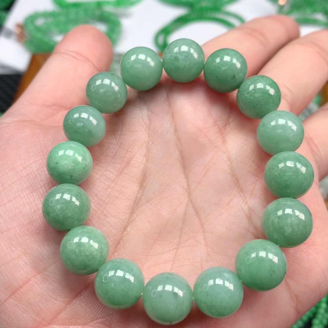 翡翠手链未镶嵌翡翠