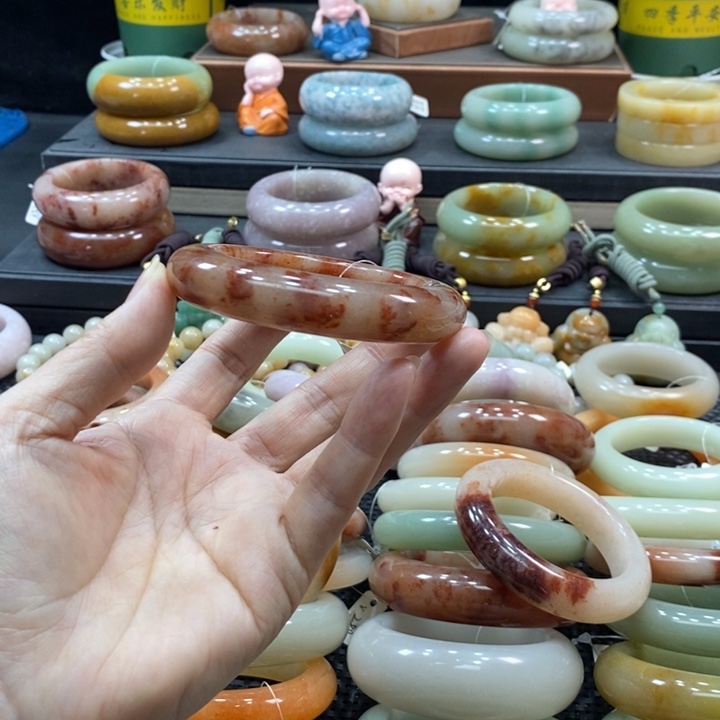 未镶嵌手镯石英岩玉崔*