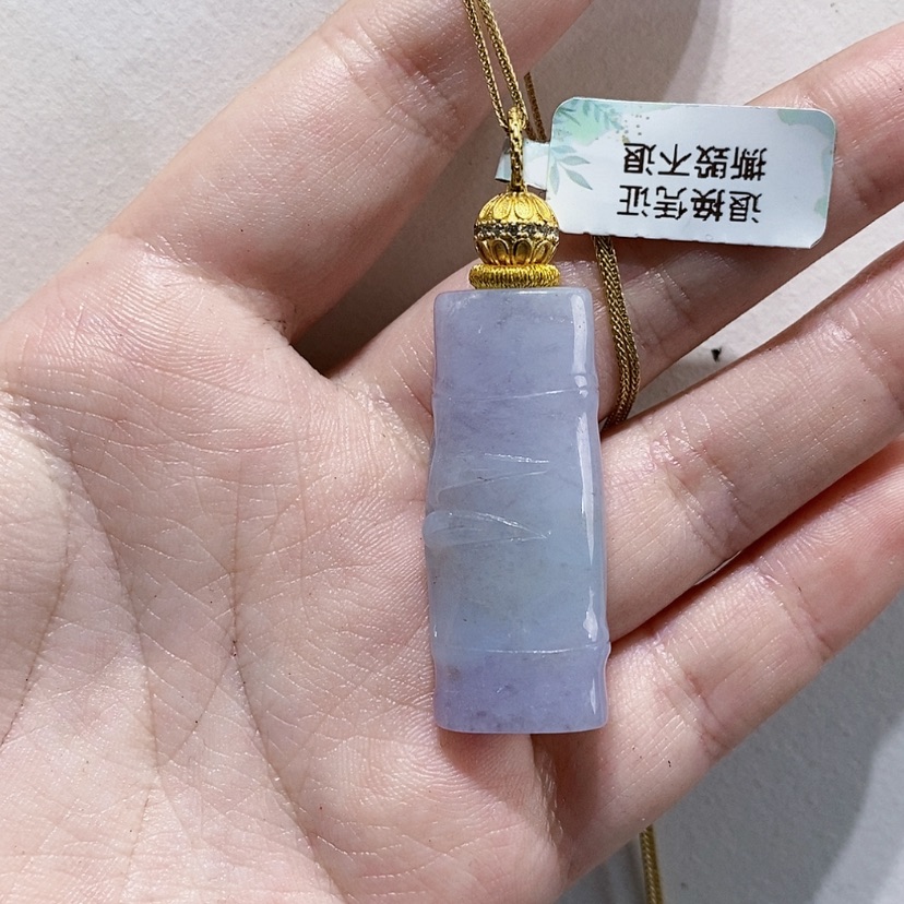 【闪购商品】翡翠未镶嵌颈饰