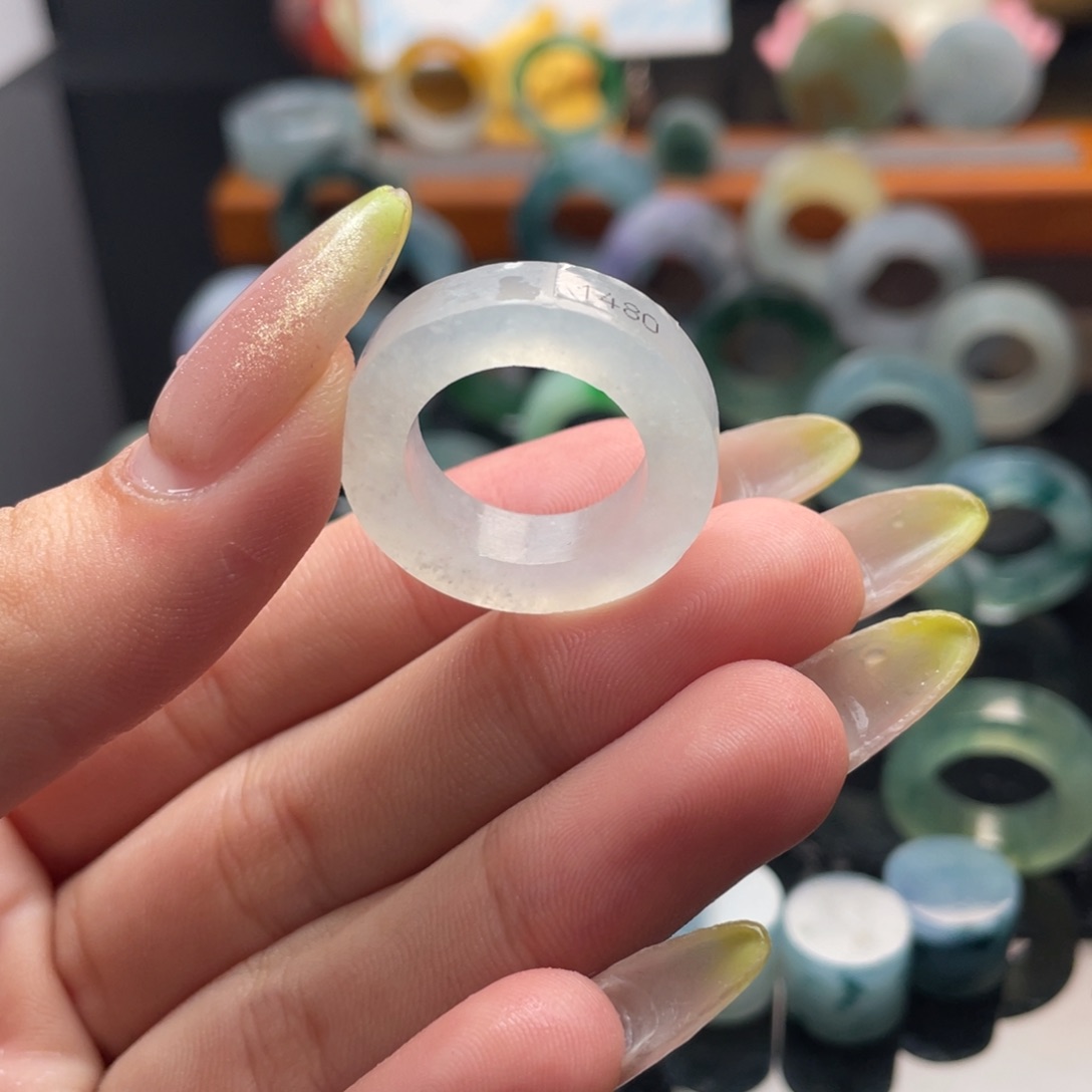 定制翡翠未镶嵌戒指