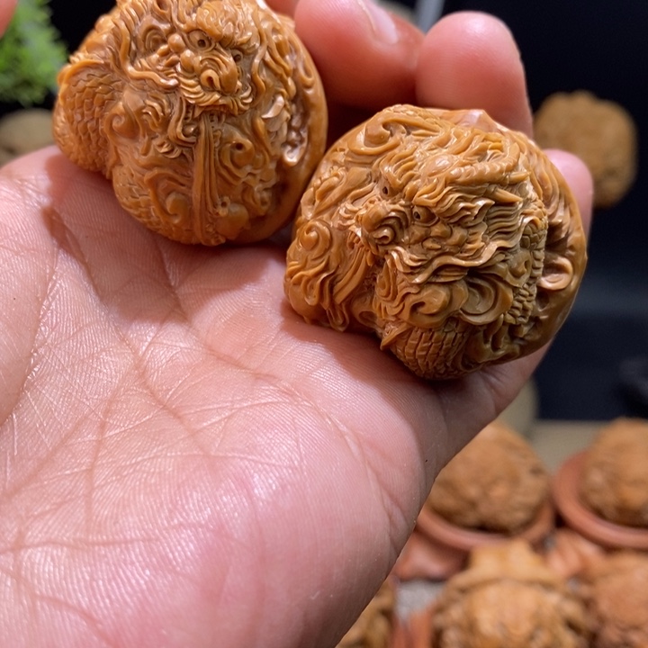 核桃把件毛**儿纯手工雕刻文玩核桃