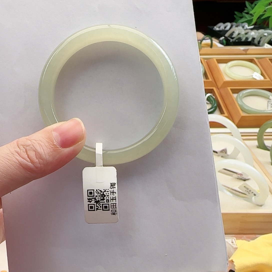 和田玉手镯未镶嵌52