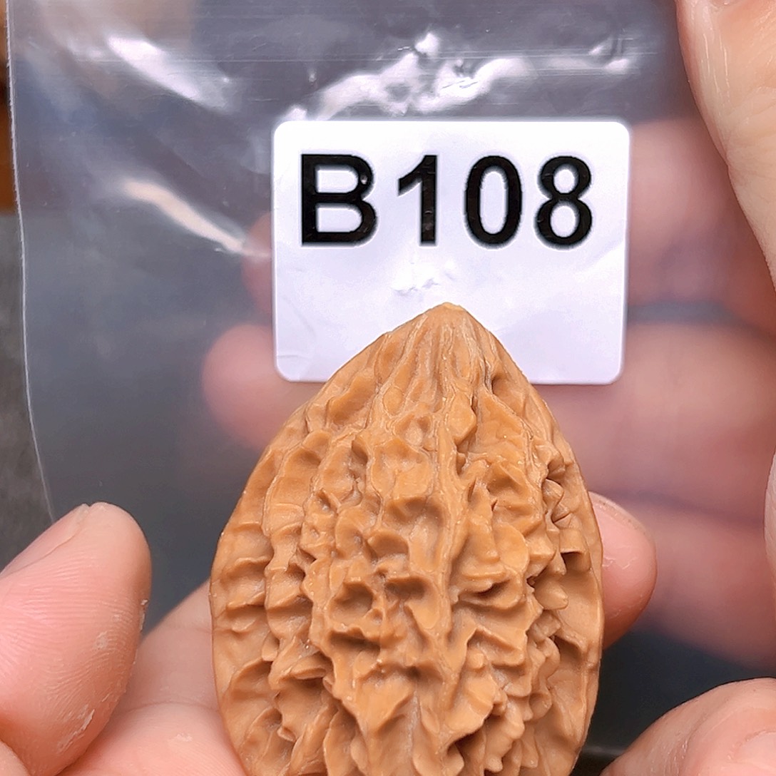 文玩核桃吊坠老鼠 有瑕疵