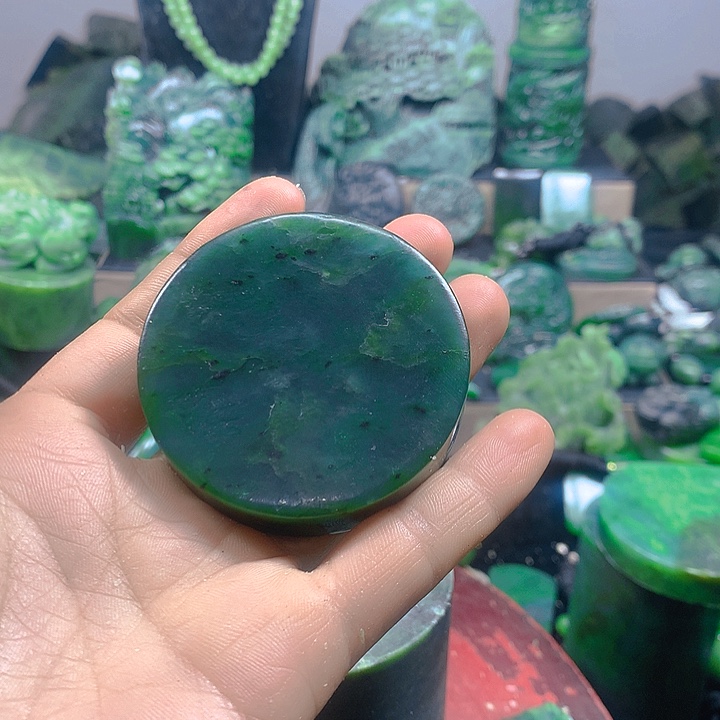 和田玉（碧玉）未镶嵌珠宝半成品美****。