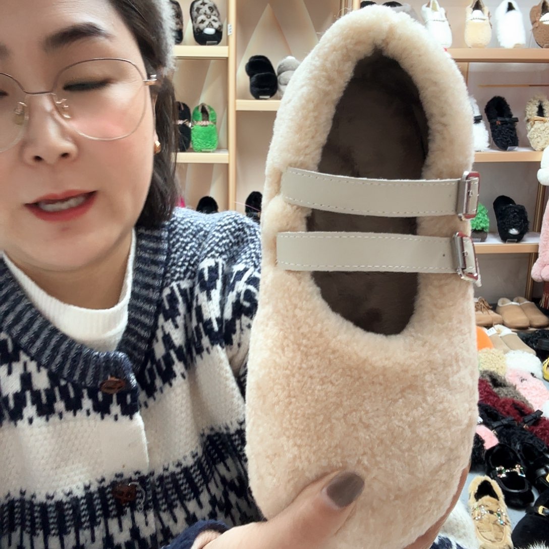 小****套趾款特价羊毛37码米色