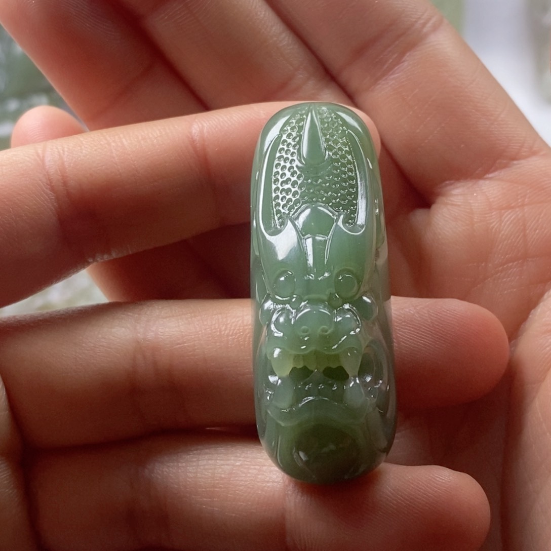 未镶嵌和田玉挂件