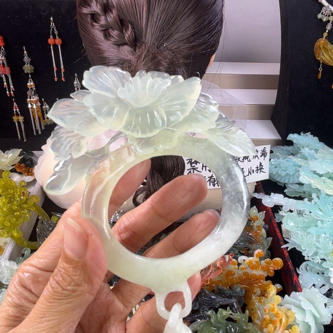 未镶嵌岫玉发饰瑕疵