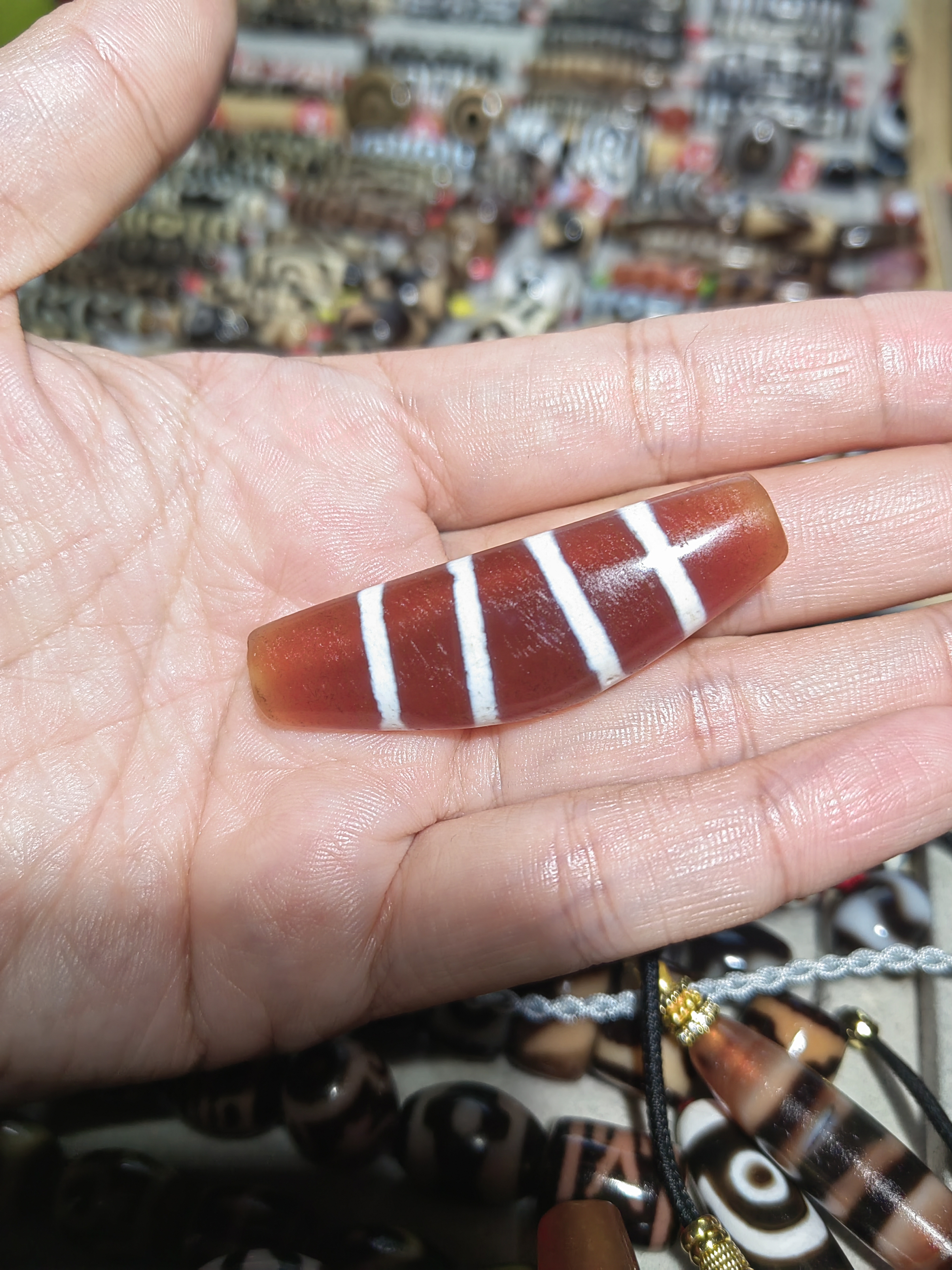 玛瑙红肉牛角珠锁骨链