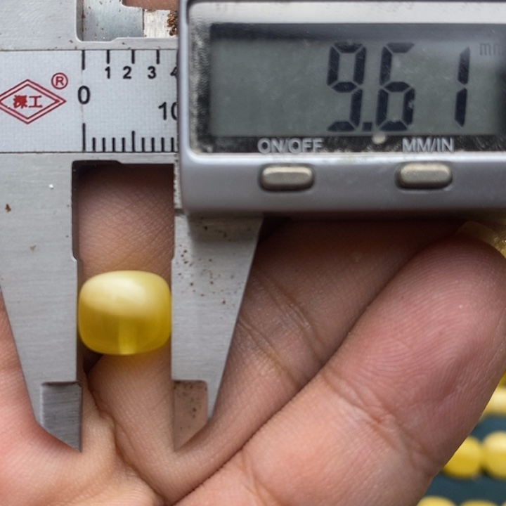 未镶嵌琥珀裸石35号9.6*8.6