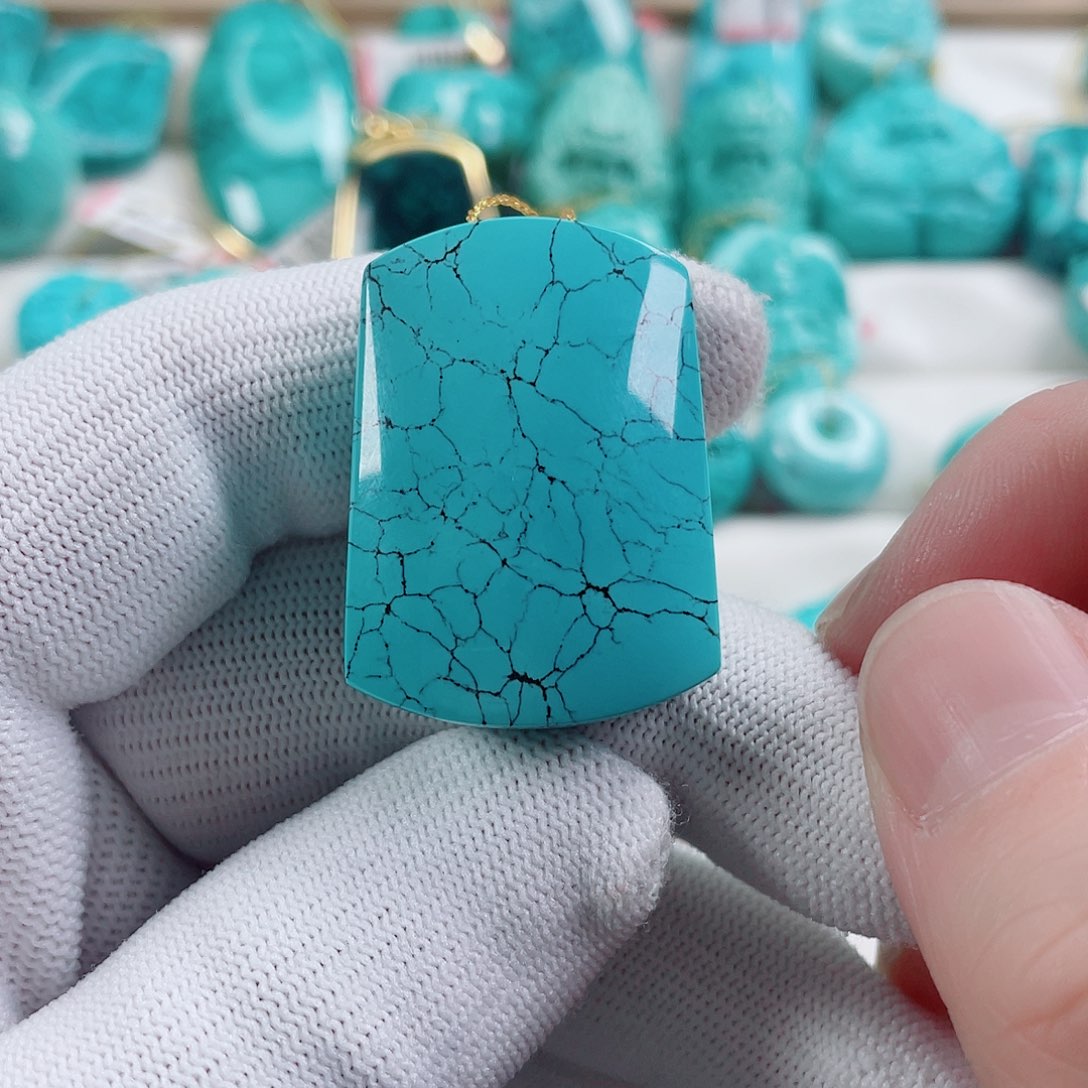 绿松石颈饰未镶嵌