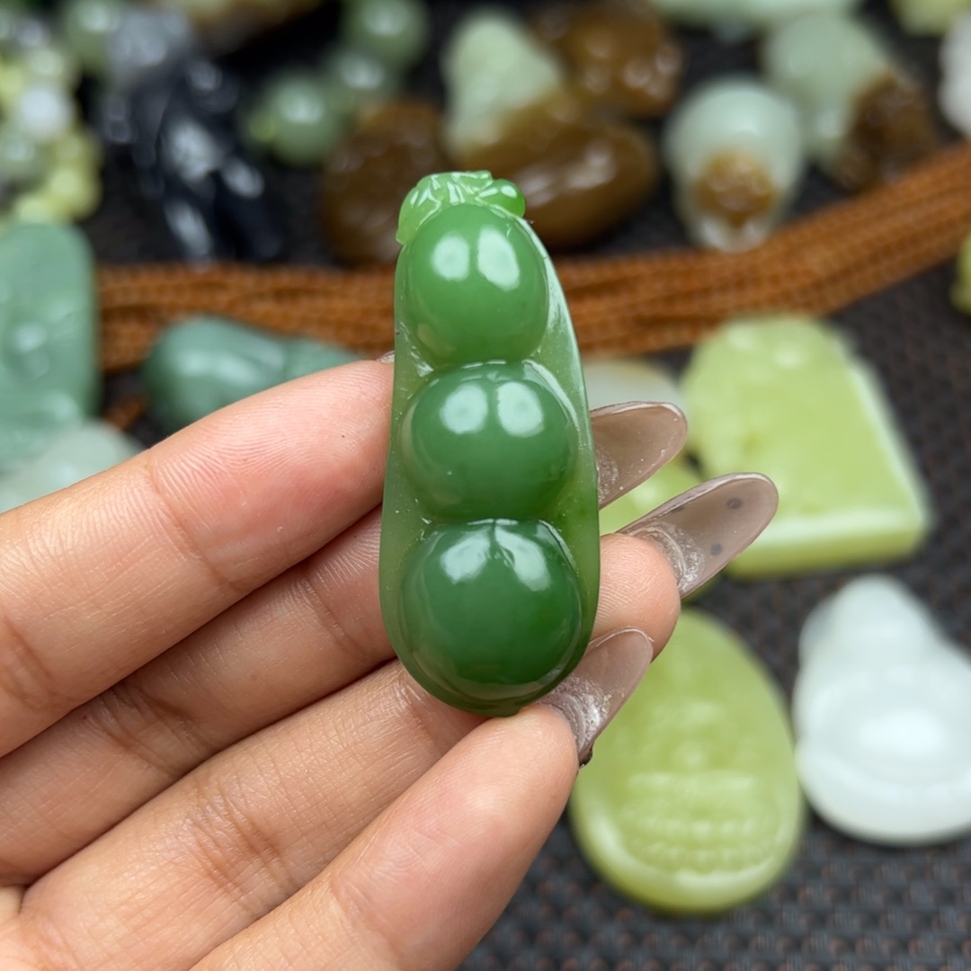 和田玉吊坠未镶嵌