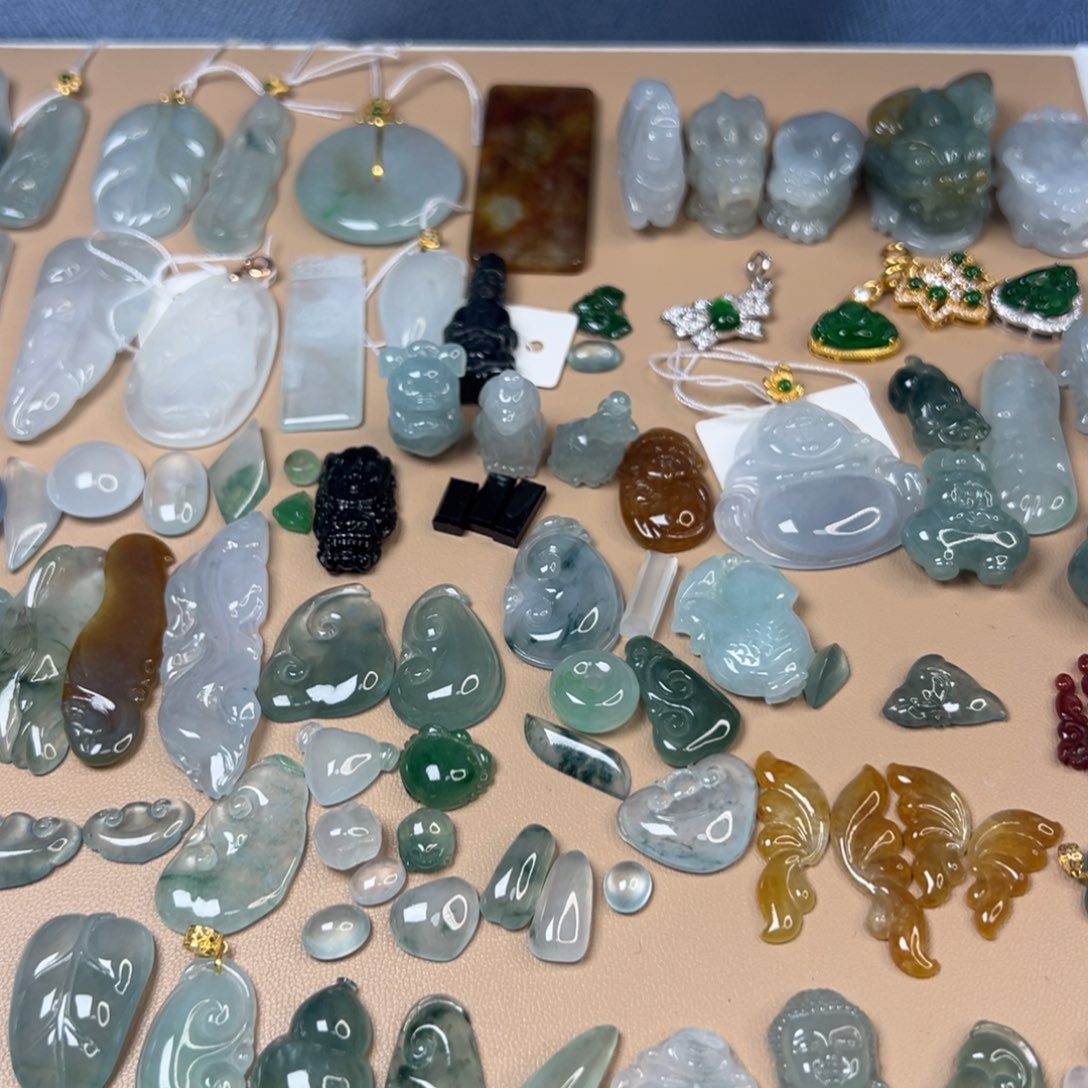 翡翠颈饰未镶嵌s****e貔貅吊坠