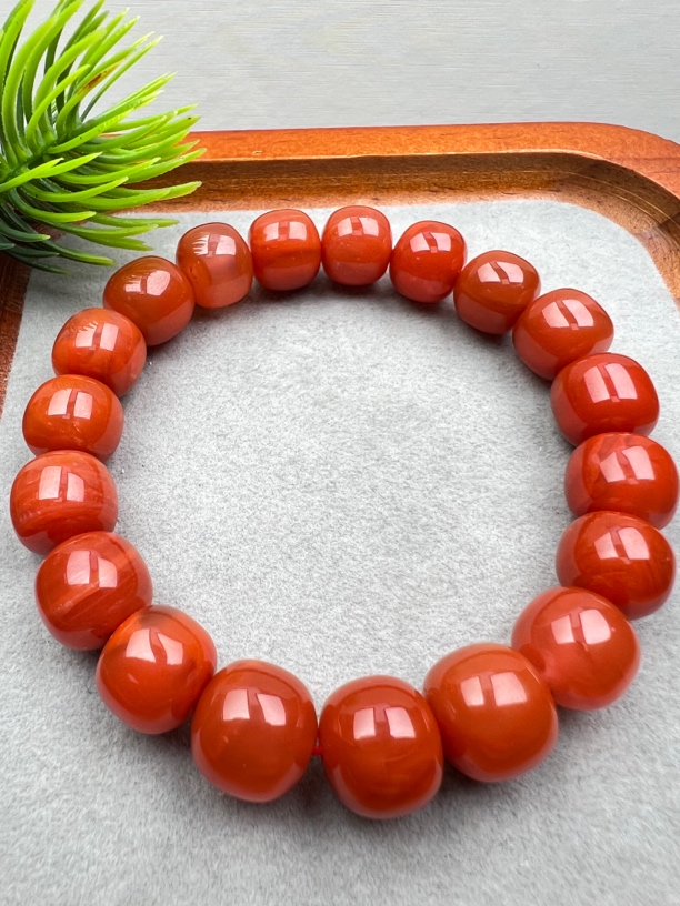 【家喻珠宝】《福利》R16偏红老型手串11mm+微瑕