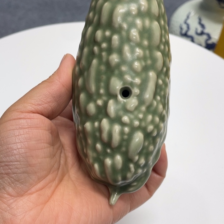 陶瓷瓷**鱼龙泉瓷器一件