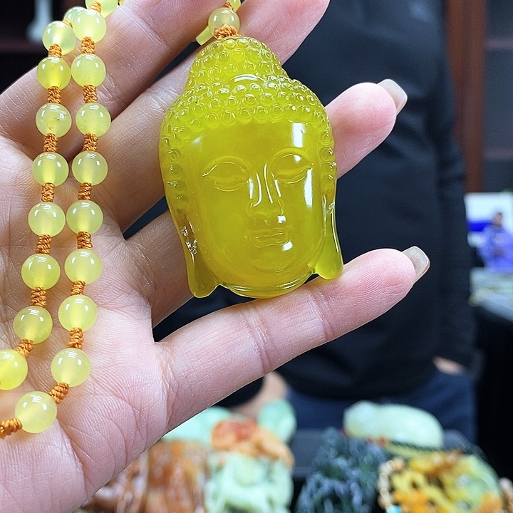 蛇纹石玉吊坠未镶嵌