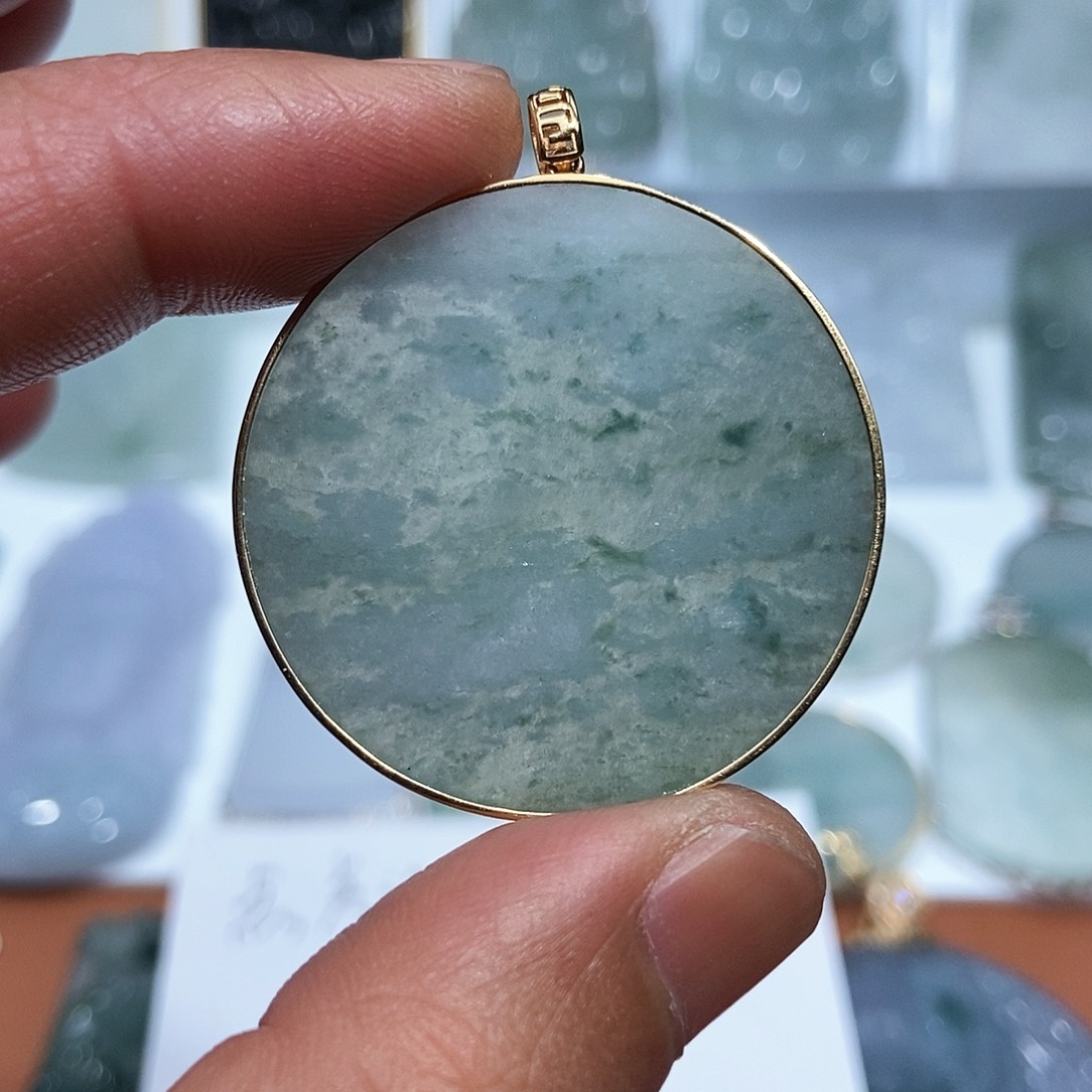 翡翠吊坠(不含链)18K金镶嵌