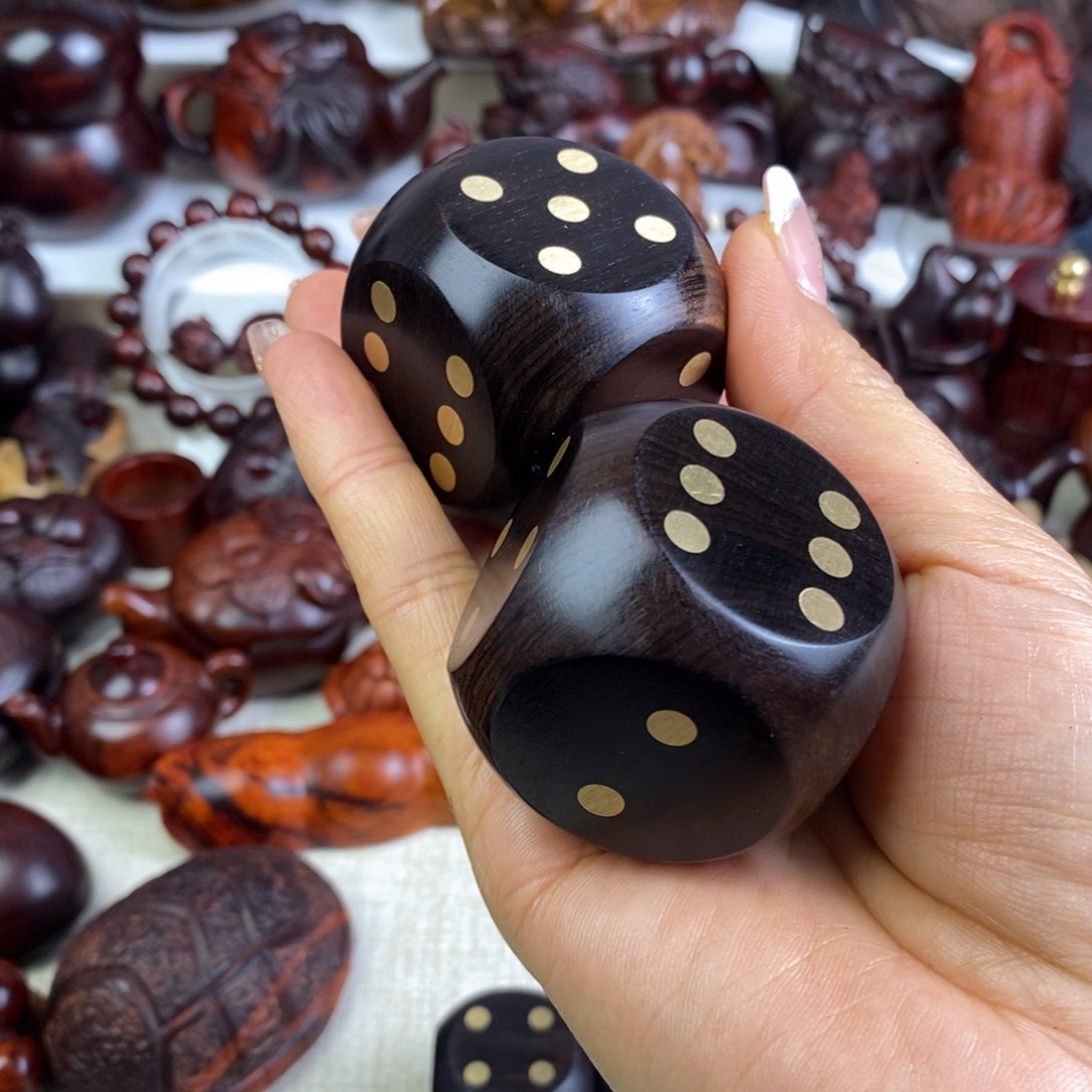 用***5木紫光檀骰子一对手把件