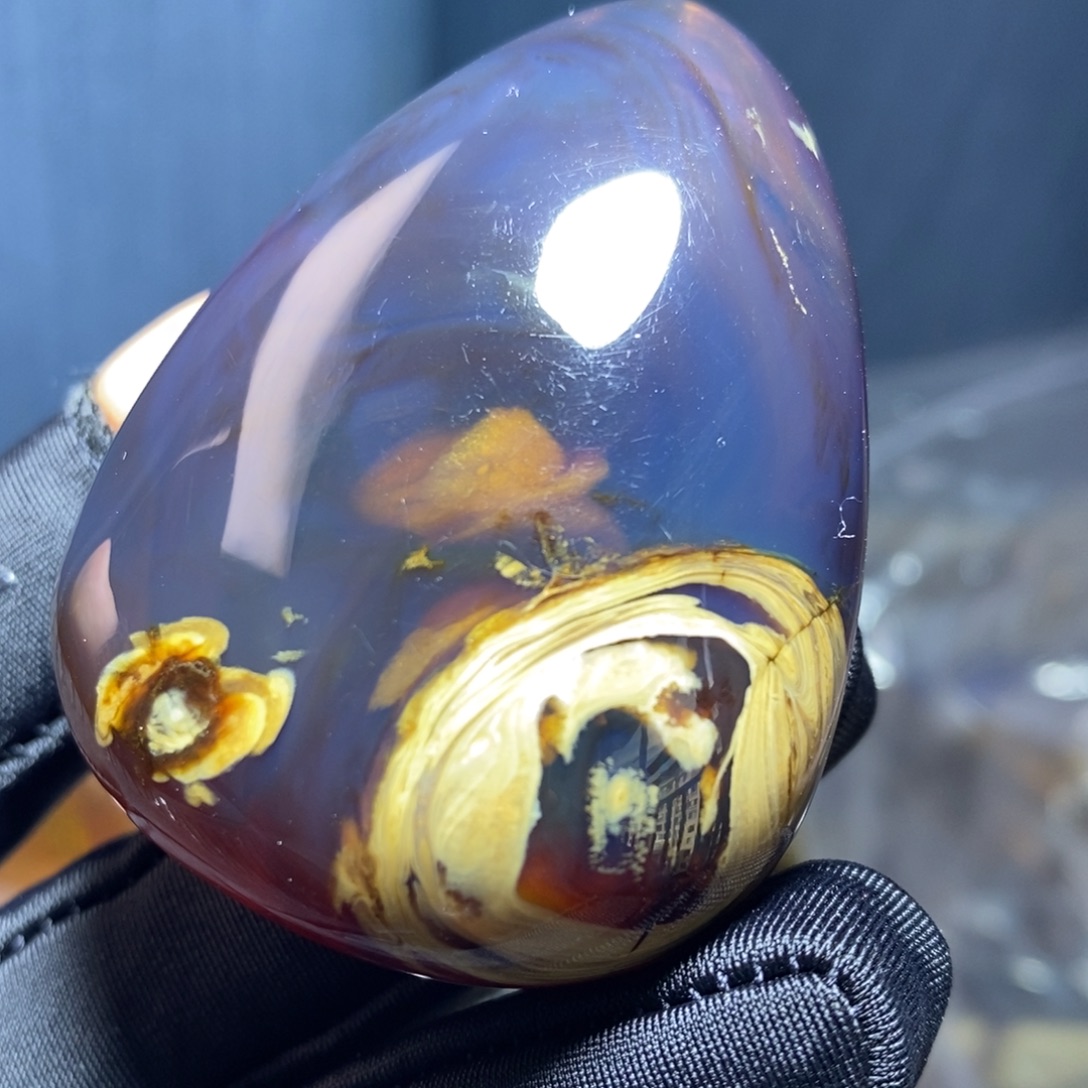 琥珀未镶嵌裸石。。。