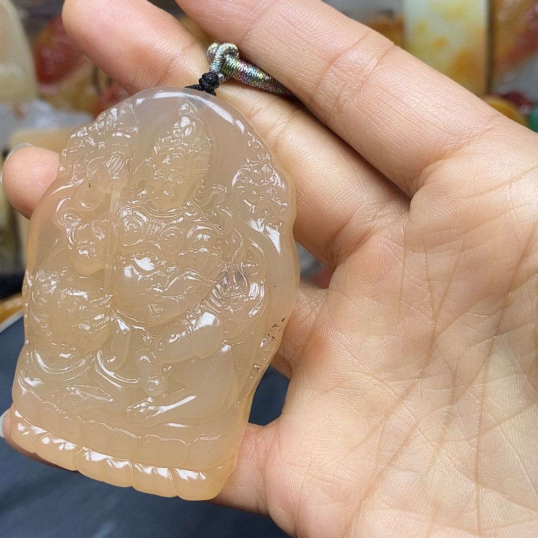 石英质玉（黄龙玉）颈饰未镶嵌