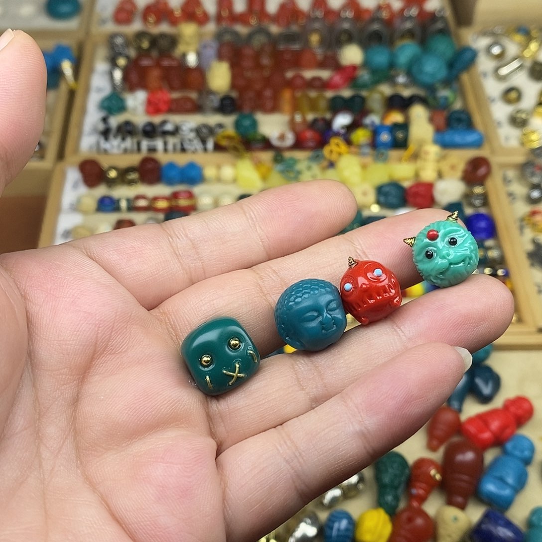 ****北颈饰琉璃配饰如图4个配件