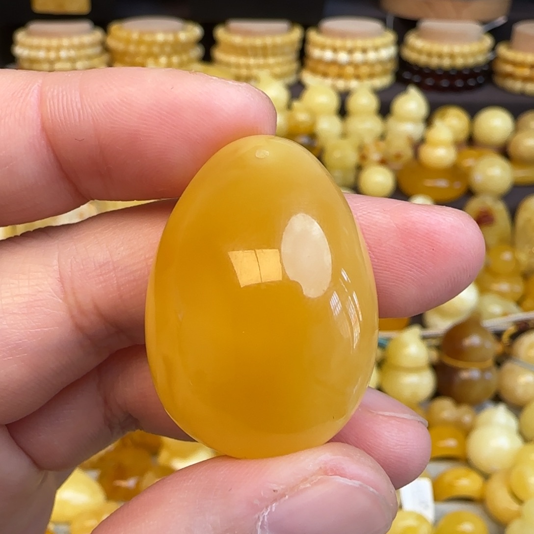 琥珀未镶嵌吊坠(赠链)天然俄料鸡油黄蜜蜡水滴吊坠