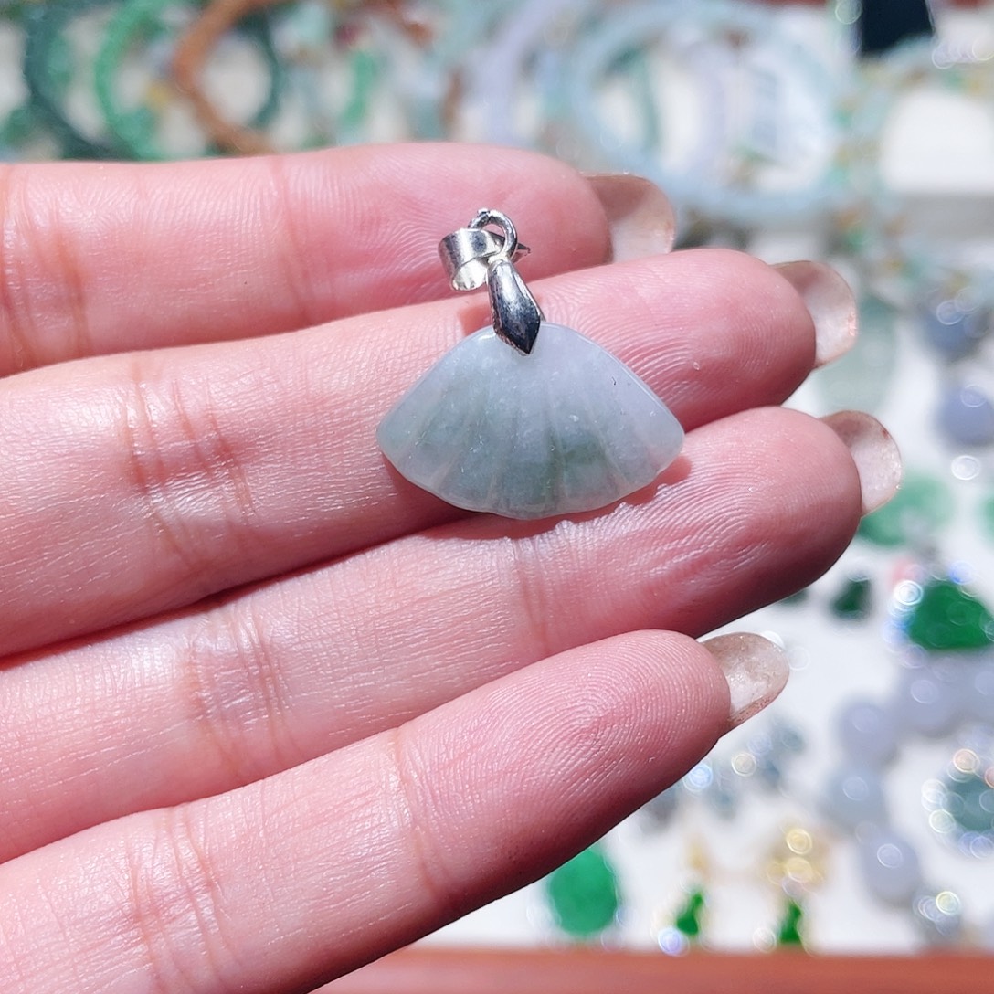 翡翠14K金镶嵌颈饰