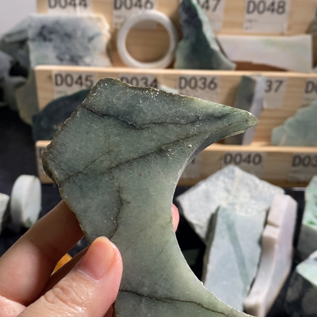 颈饰未镶嵌翡翠天然翡翠