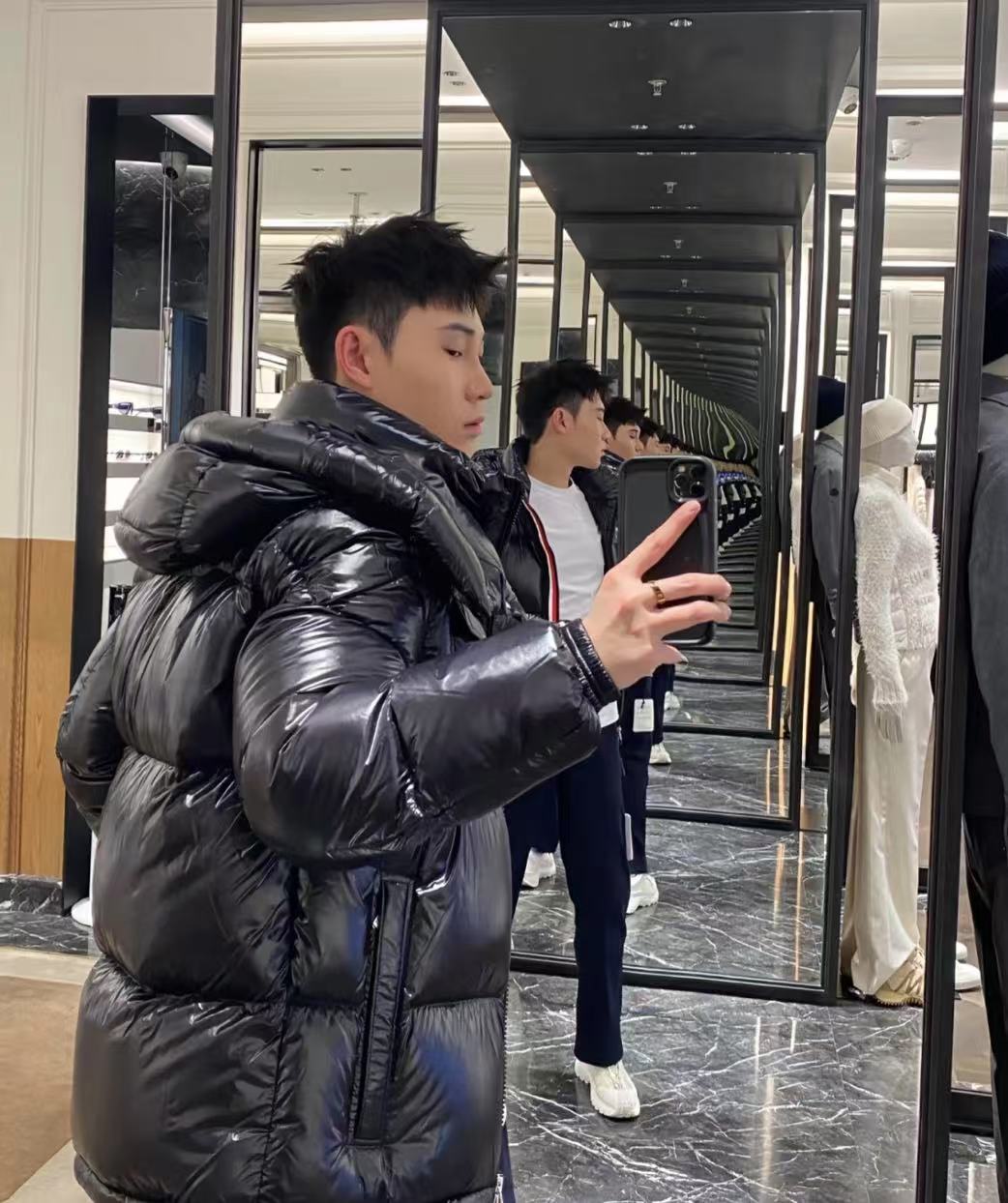 未拆封 MONCLER MK正版经典双拉链三彩条纹时尚百搭羽绒服