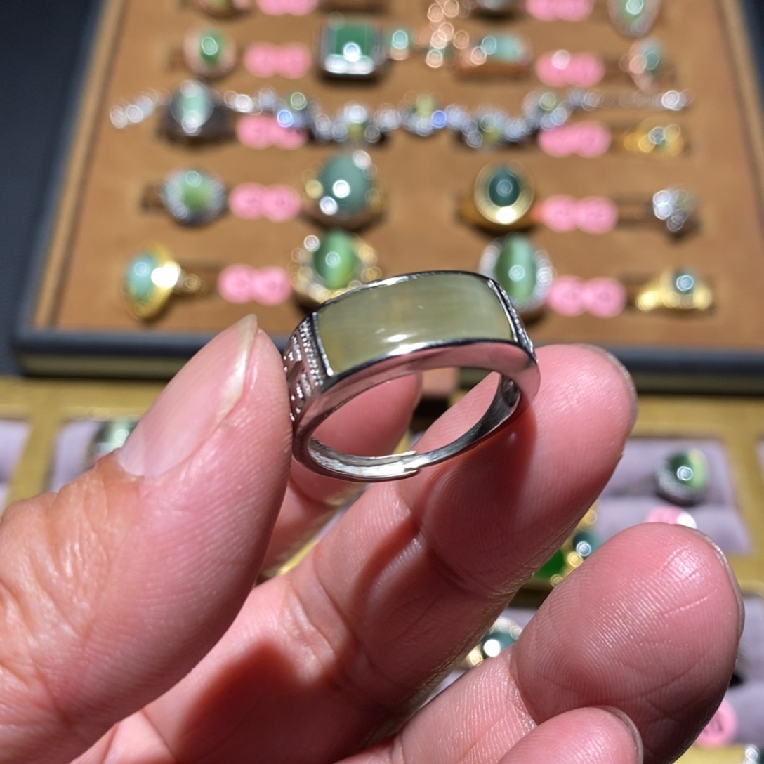 和田玉（碧玉）戒指未镶嵌