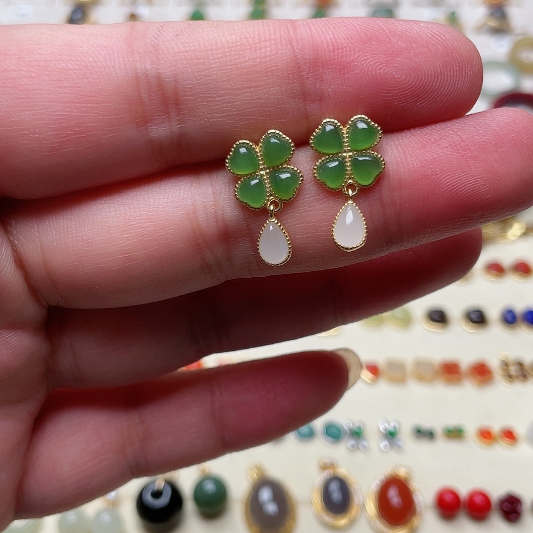 和田玉耳钉银S925镶嵌