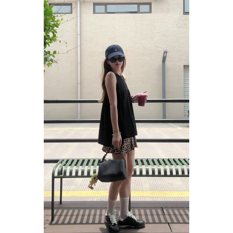 2025夏季针织挂脖上衣黑色无袖背心小衫女豹纹半身裙A字短裙套装