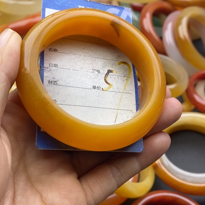 未镶嵌手镯石英质玉