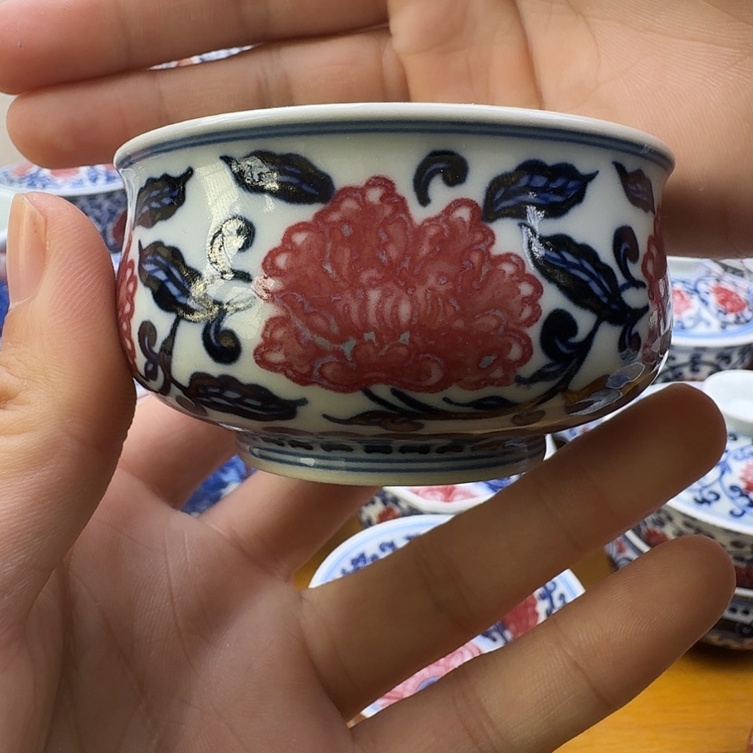 当代釉里红卢氏杯