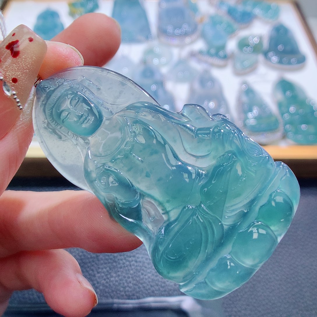 翡翠颈饰18K金镶嵌翡翠