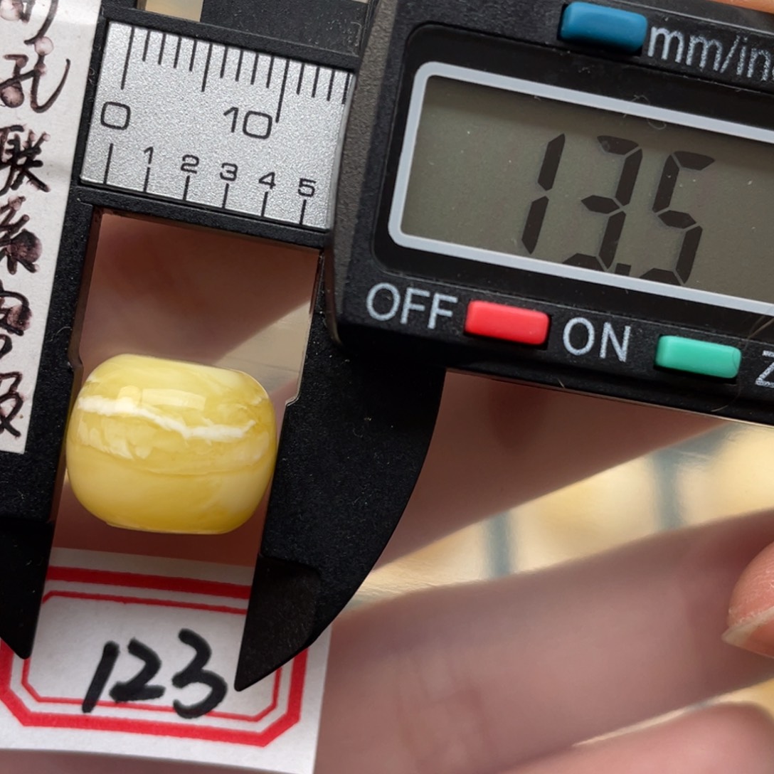 未镶嵌蜜蜡裸石蜜蜡