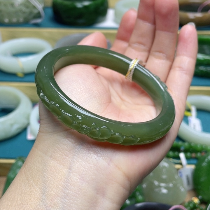 和田玉手镯57+圈口 编号69未镶嵌