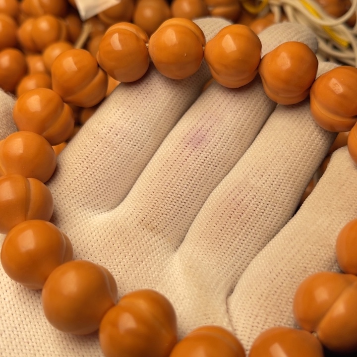 雪***孩猴头核桃手串屁桃