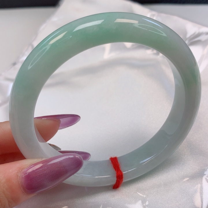 翡翠手镯未镶嵌58圈