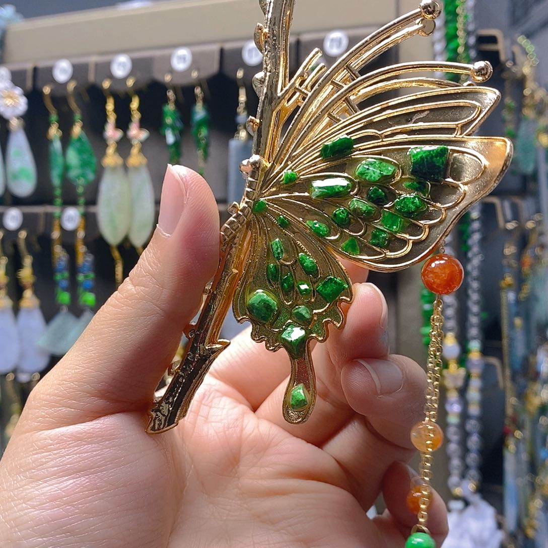 未镶嵌翡翠耳饰翡翠