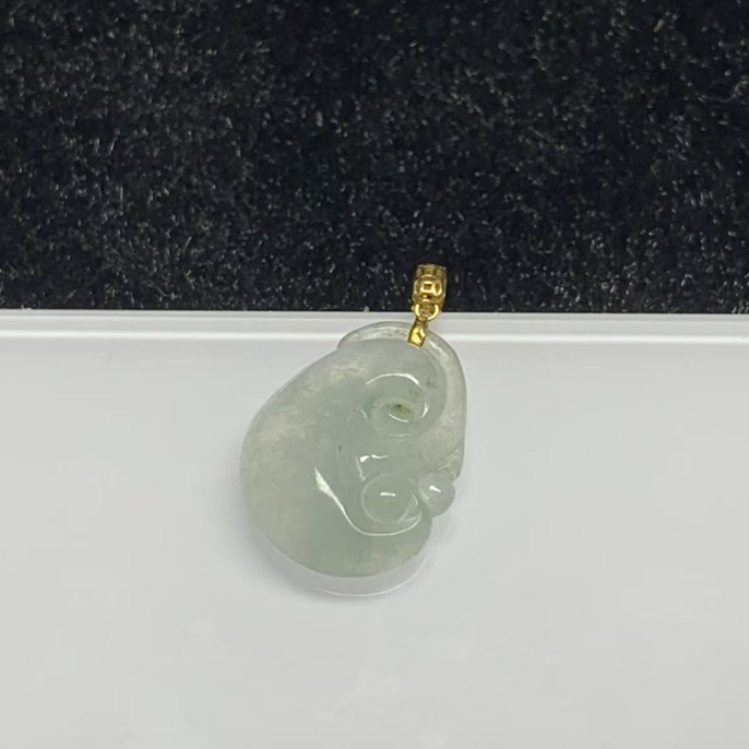 天然缅甸翡翠A货18k金镶嵌万能百搭款冰如意尺寸 15.6×11.5×3.8