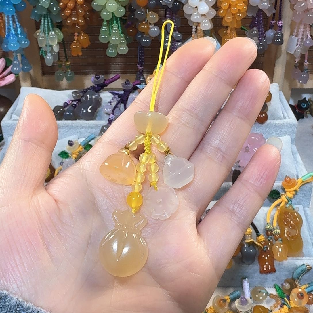 玛瑙/玉髓小挂件未镶嵌