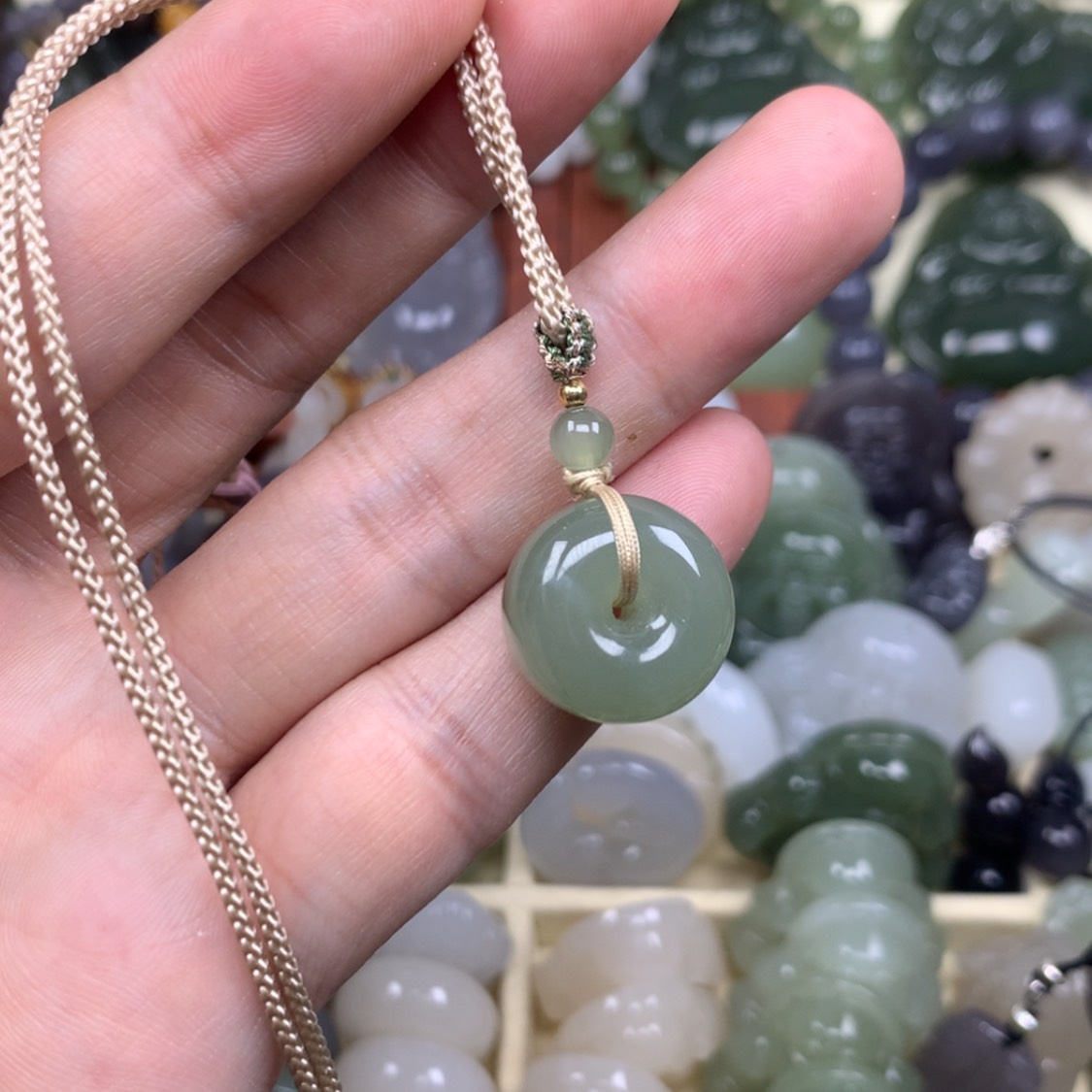 【闪购商品】颈饰未镶嵌和田玉