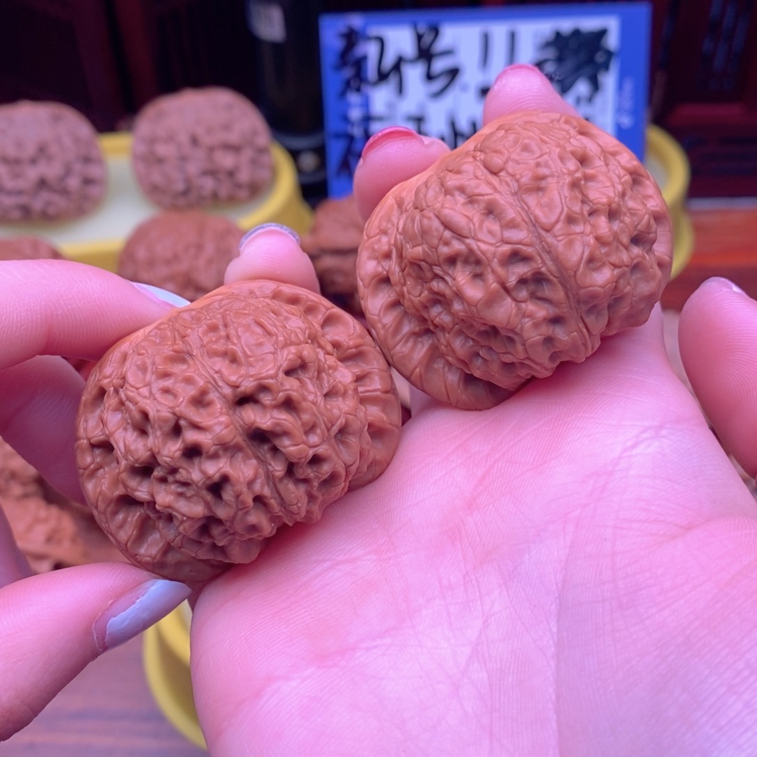 文玩核桃吊坠42血麒麟