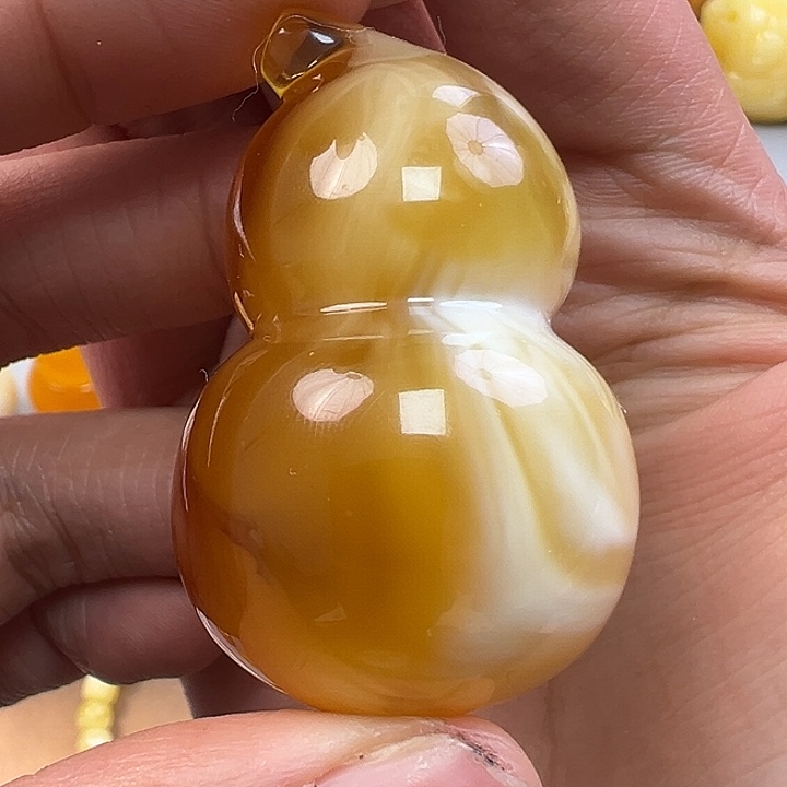蜜蜡未镶嵌珠宝奇石