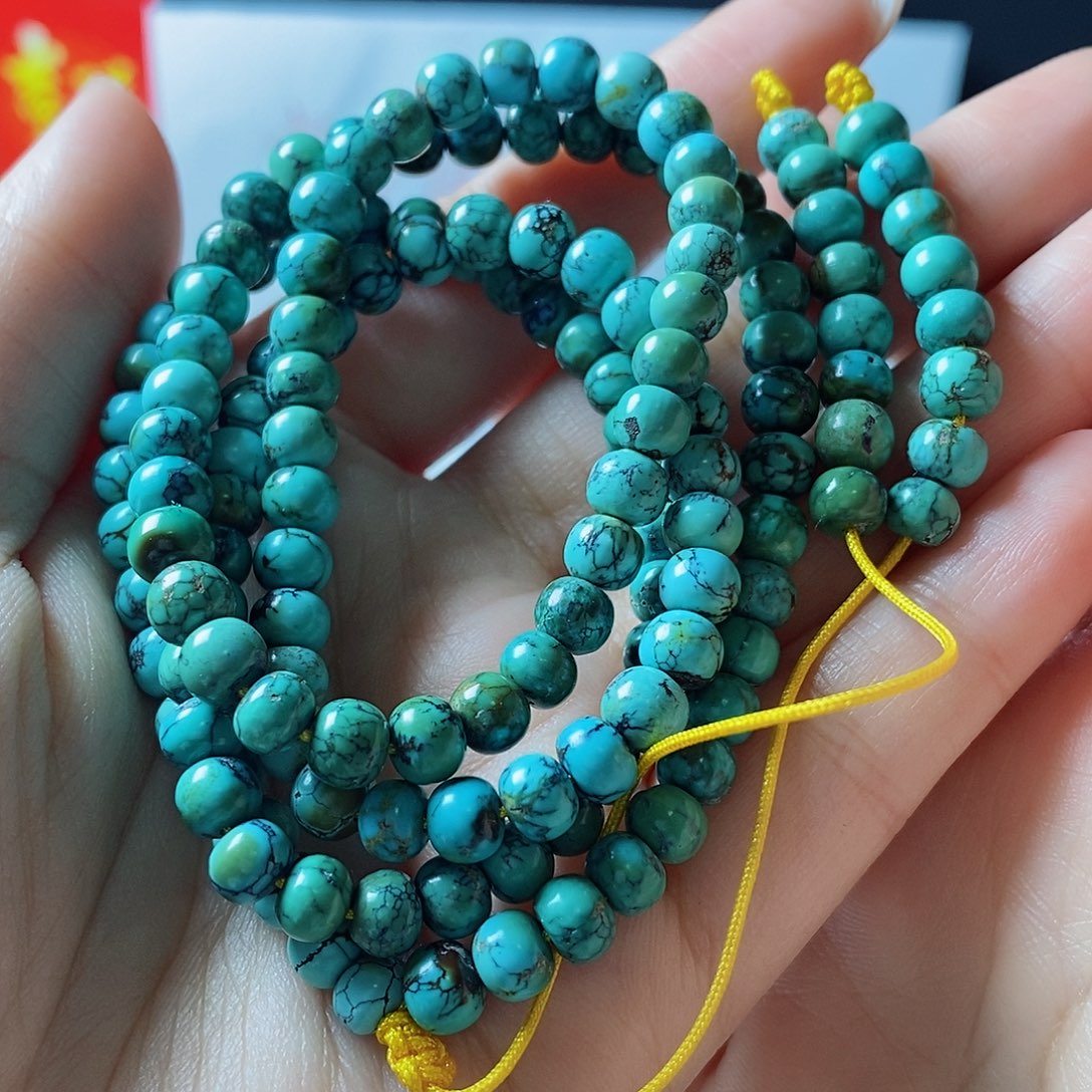 绿松石颈饰未镶嵌